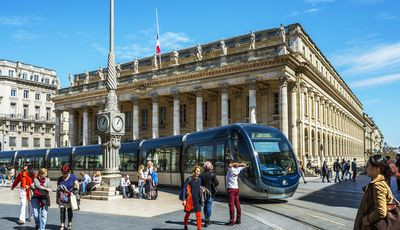 Comment rejoindre Pessac depuis l’aéroport Bordeaux-Mérignac?