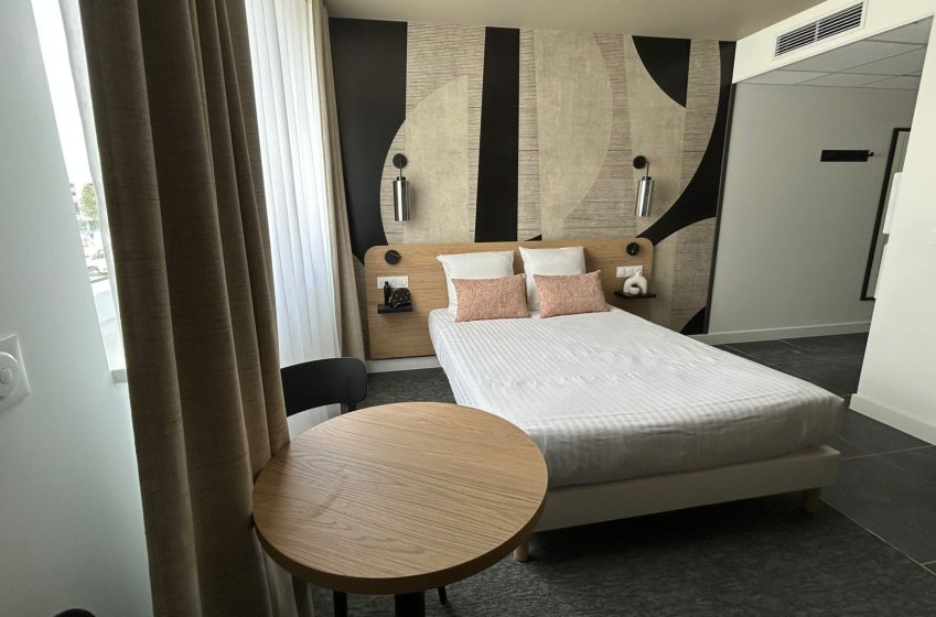 Aparthotel{Stadt} - {Name}