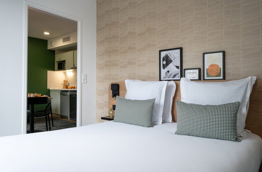Aparthotel{Stadt} - {Name}