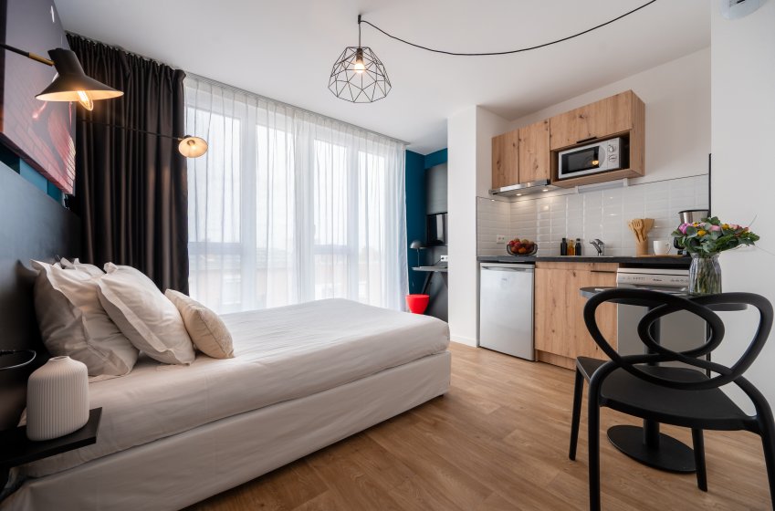 Aparthotel{Stadt} - {Name}