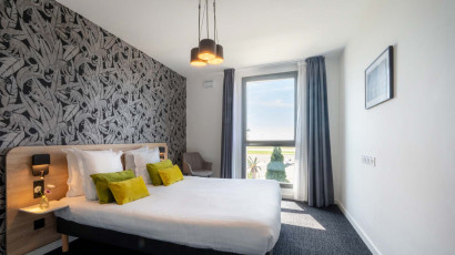 Aparthotel{Stadt} - {Name}