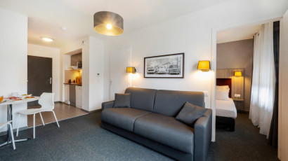 Aparthotel{Stadt} - {Name}