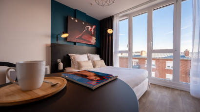 Aparthotel{Stadt} - {Name}