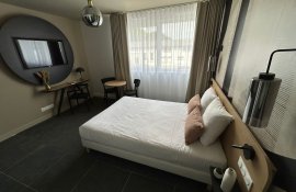 Aparthotel{Stadt} - {Name}