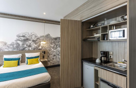 Aparthotel{Stadt} - {Name}