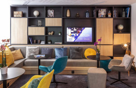 Aparthotel{Stadt} - {Name}