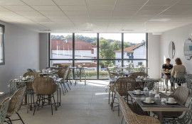 Aparthotel{Stadt} - {Name}