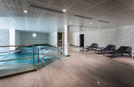 Aparthotel{Stadt} - {Name}
