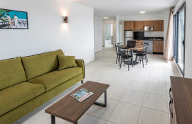 Aparthotel{Stadt} - {Name}