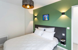 Aparthotel{Stadt} - {Name}