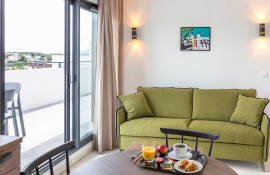 Aparthotel{Stadt} - {Name}