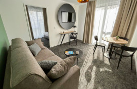 Aparthotel{Stadt} - {Name}