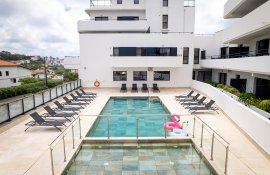 Aparthotel{Stadt} - {Name}