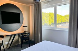 Aparthotel{Stadt} - {Name}