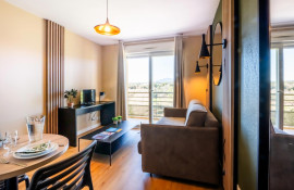 Aparthotel{Stadt} - {Name}