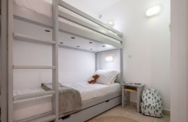 Aparthotel{Stadt} - {Name}