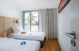 Aparthotel{Stadt} - {Name}
