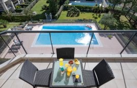 Aparthotel{Stadt} - {Name}