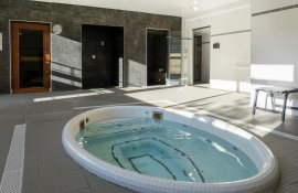 Aparthotel{Stadt} - {Name}