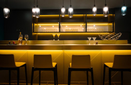 Aparthotel{Stadt} - {Name}