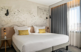 Aparthotel{Stadt} - {Name}