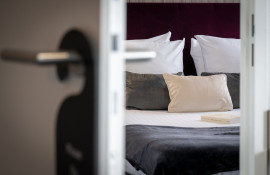 Aparthotel{Stadt} - {Name}