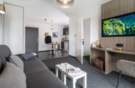 Aparthotel{Stadt} - {Name}