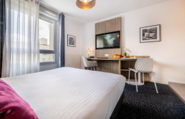 Aparthotel{Stadt} - {Name}
