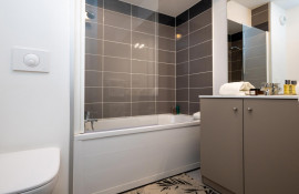 Aparthotel{Stadt} - {Name}