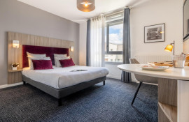 Aparthotel{Stadt} - {Name}