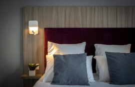 Aparthotel{Stadt} - {Name}