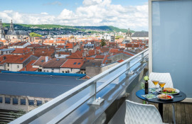 Aparthotel{Stadt} - {Name}