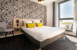 Aparthotel{Stadt} - {Name}