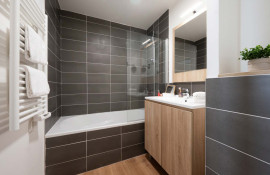 Aparthotel{Stadt} - {Name}