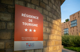 Aparthotel{Stadt} - {Name}