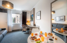 Aparthotel{Stadt} - {Name}