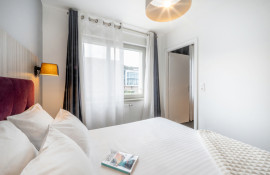 Aparthotel{Stadt} - {Name}