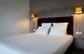 Aparthotel{Stadt} - {Name}