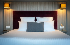 Aparthotel{Stadt} - {Name}