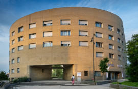 Aparthotel{Stadt} - {Name}
