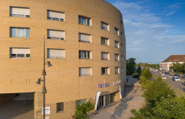 Aparthotel{Stadt} - {Name}