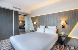 Aparthotel{Stadt} - {Name}