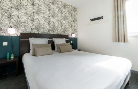 Aparthotel{Stadt} - {Name}