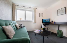 Aparthotel{Stadt} - {Name}
