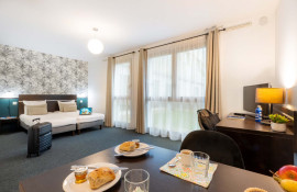 Aparthotel{Stadt} - {Name}