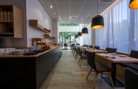 Aparthotel{Stadt} - {Name}
