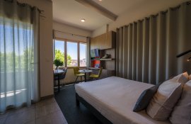Aparthotel{Stadt} - {Name}