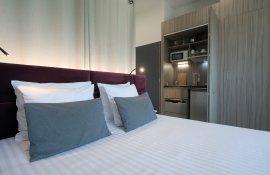 Aparthotel{Stadt} - {Name}