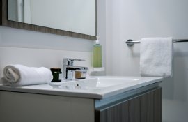 Aparthotel{Stadt} - {Name}