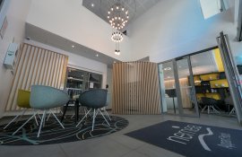 Aparthotel{Stadt} - {Name}